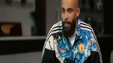 上海久事男篮勇摘CBA俱乐部杯冠军，以89-80战胜新疆伊力特。